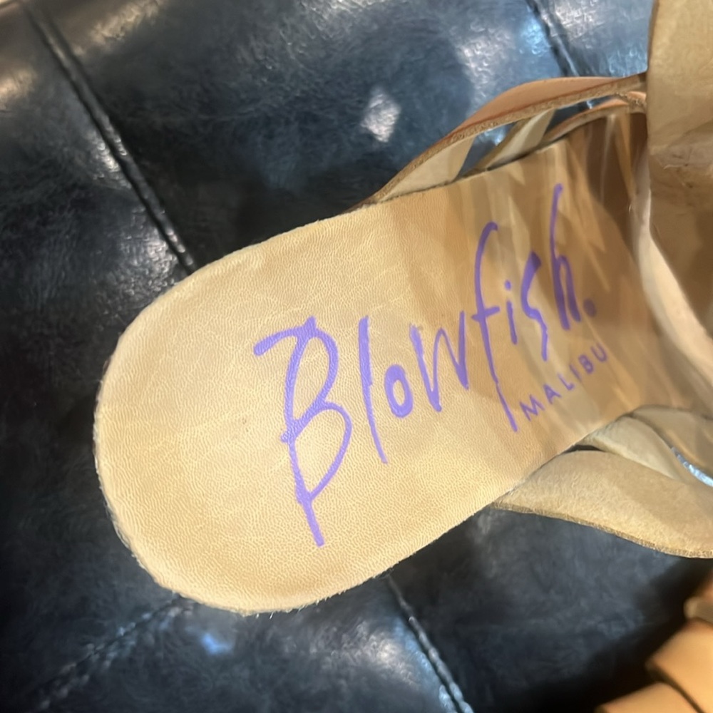 Blowfish Wedge Sandals "Herz" tan in color women's Size 7.5 Excellent Condition - Picture 6 of 7